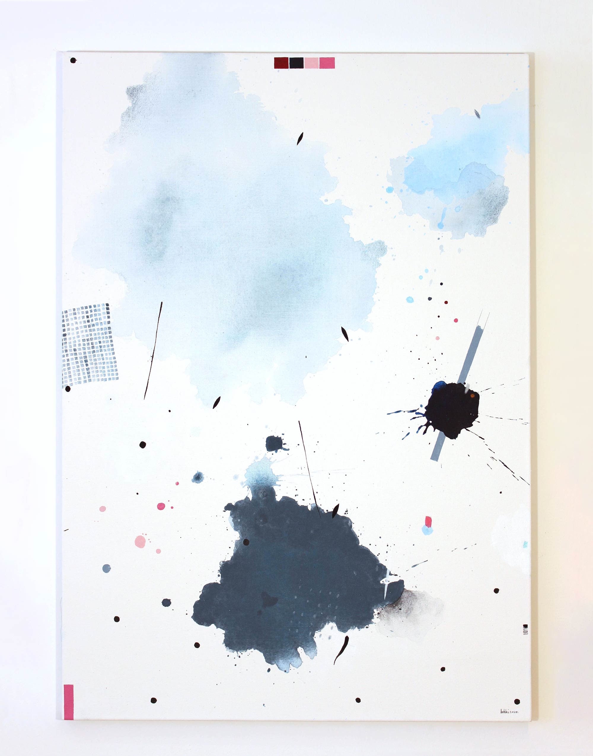 Modernus minimalistinis abstraktus paveikslas su mėlynais tonais ir balta erdve šiuolaikiniam interjerui.