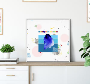 Rankų darbo minimalistinis modernus paveikslas ant drobės su mėlyna ir rožine spalvomis ant balto fono – akrilas