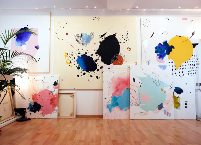 Originali šiuolaikinė abstrakti tapyba 140x160 cm – juoda, kobaldo mėlyna, smėlis – didelė drobė Lietuva