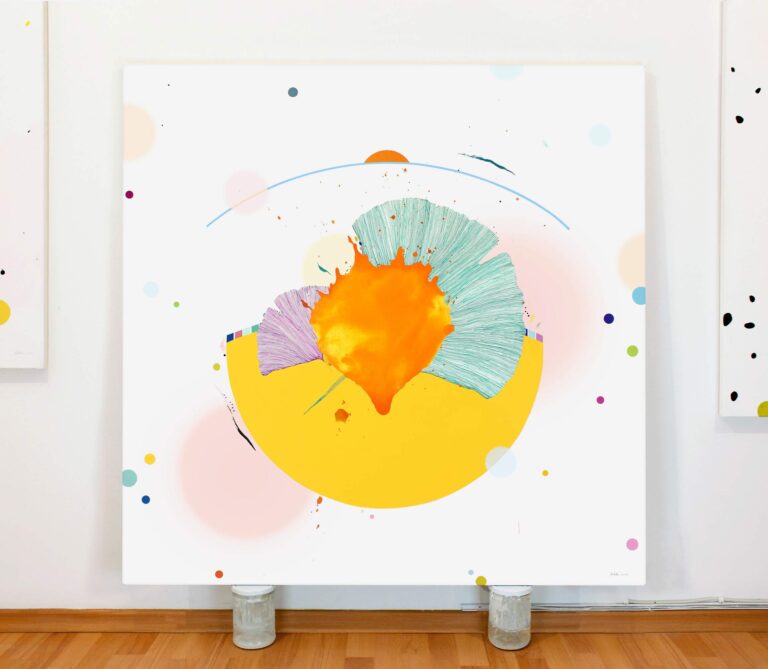 Abstrakti tapyba – geltona saulė, oranžinė dėmė, mėtiniai potėpiai – didelė drobė interjerui