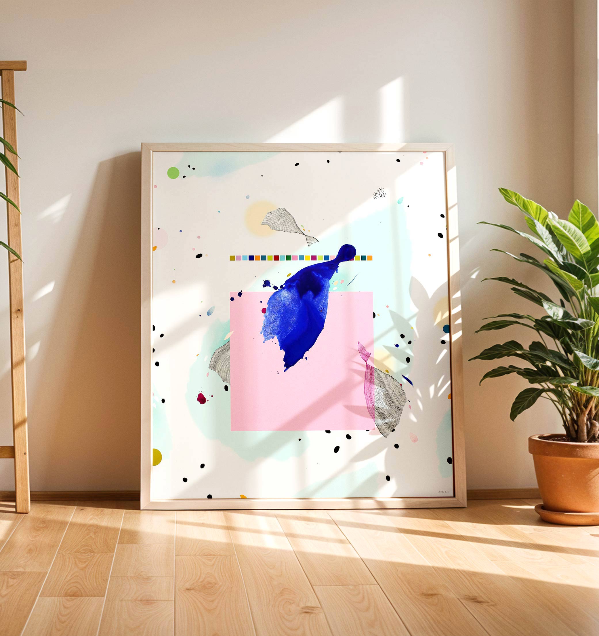 Didelė abstrakti tapyba ant drobės – kobaldo mėlyna, rožinė, balta – šiuolaikinis menas Vilniuje